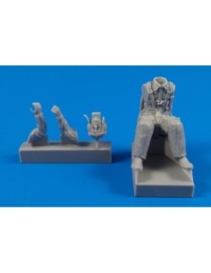 1/32 WW II Italian Fiat G-50 Sitting Pilot