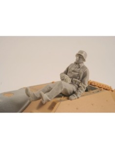 1/35 German WWII Hetzer Sitting Infanty man
