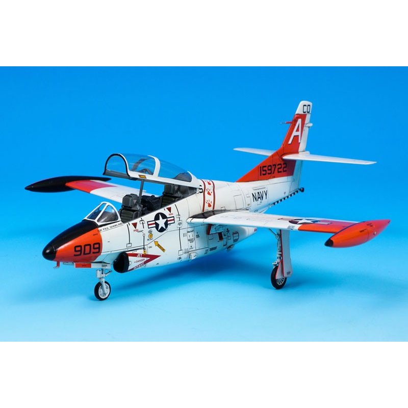 1/32 T-2 Buckeye