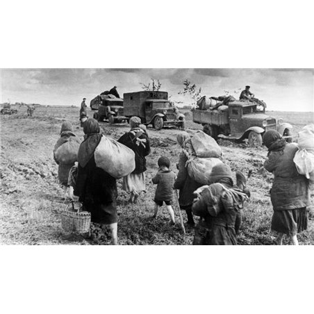 Russian Refugees Big Set  1941-45 (10 figures)
