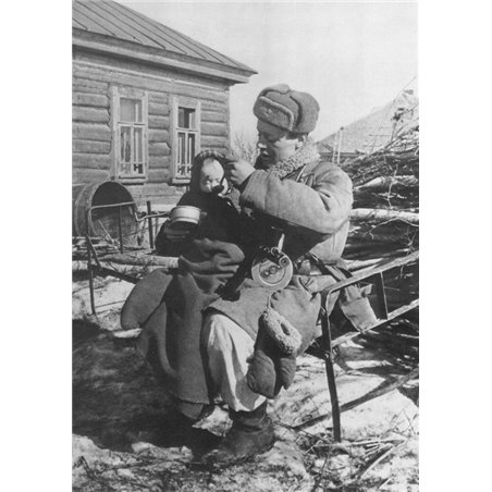 Soldado Ruso y Huerfano 1941-1945