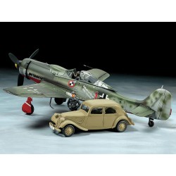 Tamiya 1/48 Focke-Wulf Fw190 D-9 JV44 & Citroen 11CV Staff Car Set 2