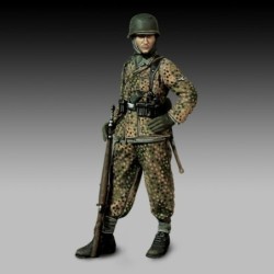 1/72  German soldier with rifle