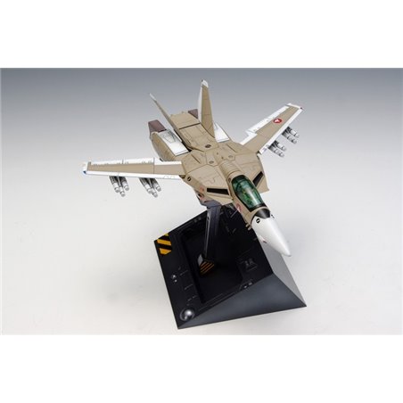 1/100 VF-1A Fighter Production Type