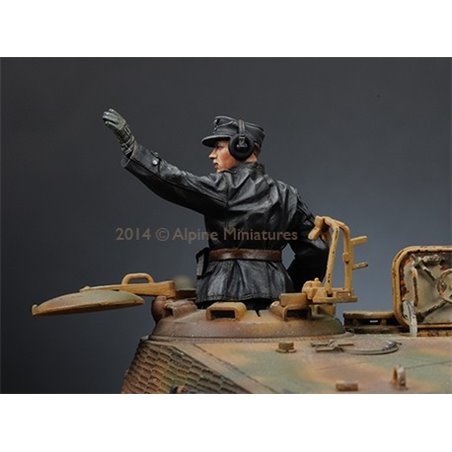 1/35 SS Panzer Commander 1